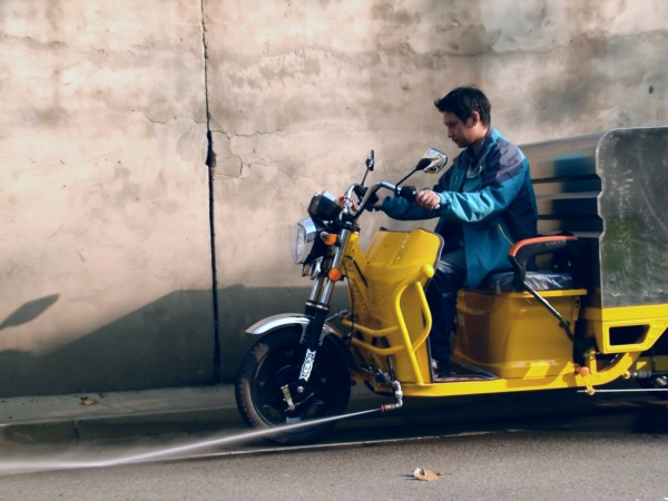 電動(dòng)三輪高壓沖洗車K111