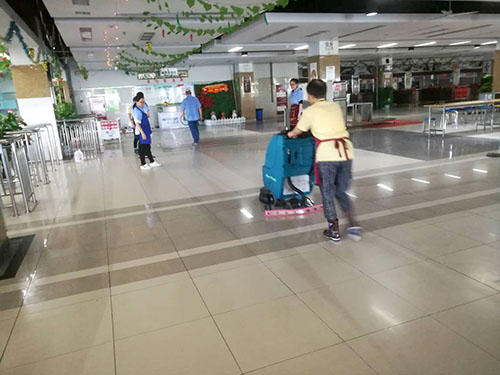 食堂洗地機.jpg 食堂洗地機.jpg