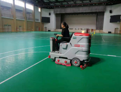 駕駛洗地機(jī) 駕駛洗地機(jī)